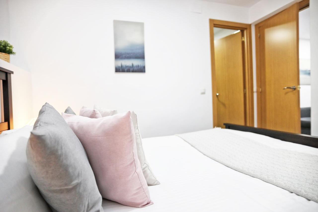 Holidays2Malaga Goya - Zona Huelin & 500 Mts De La Playa Apartman Kültér fotó