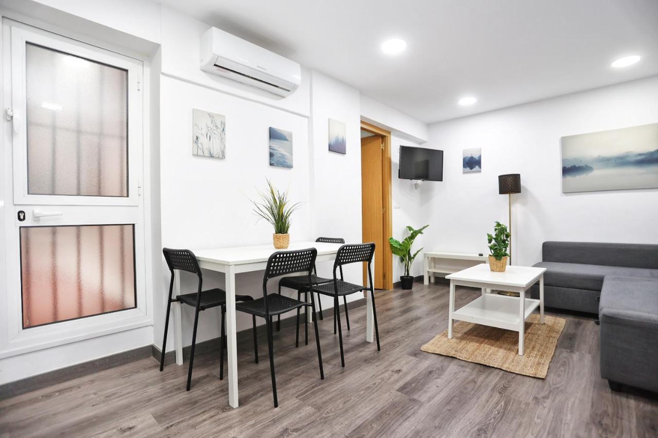 Holidays2Malaga Goya - Zona Huelin & 500 Mts De La Playa Apartman Kültér fotó