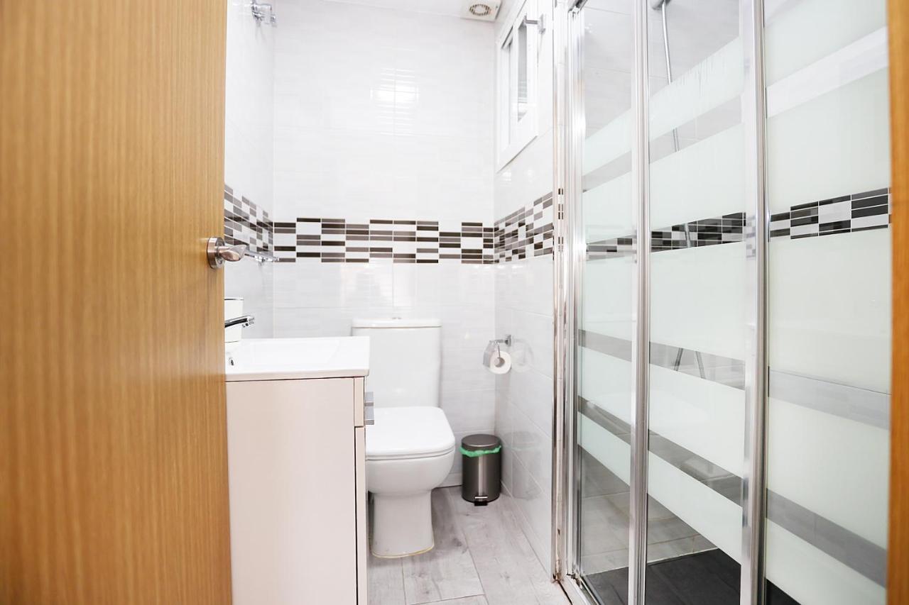 Holidays2Malaga Goya - Zona Huelin & 500 Mts De La Playa Apartman Kültér fotó